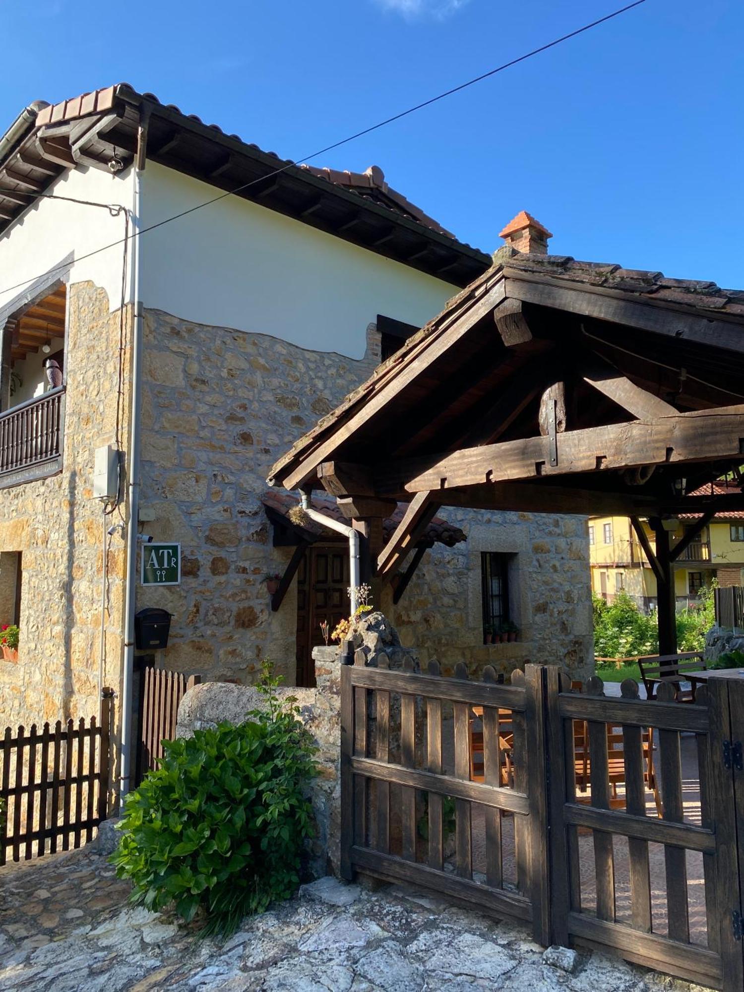Apartamentos Rurales La Caviana Onís Kültér fotó