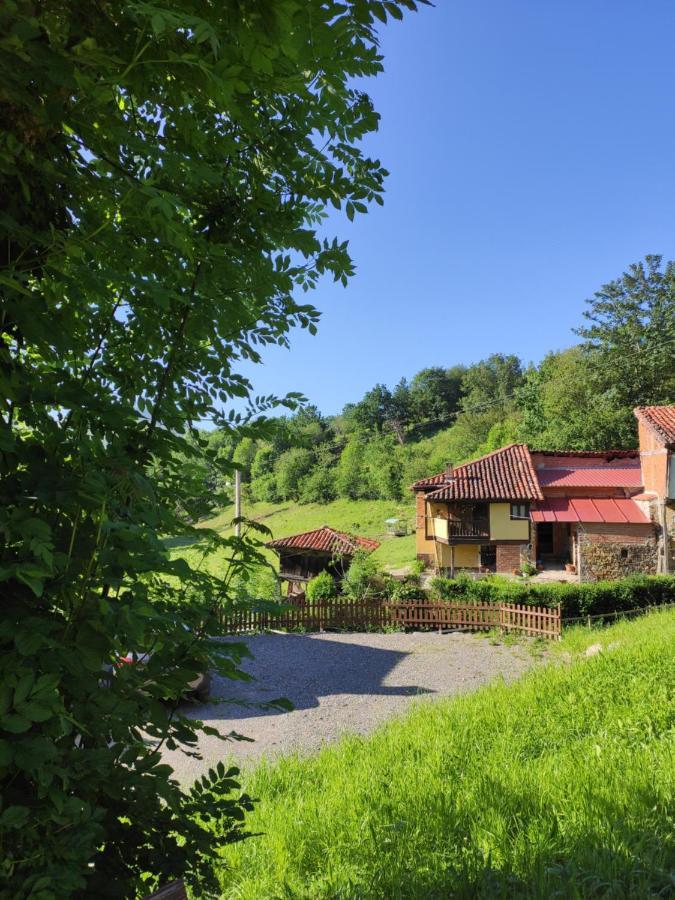 Apartamentos Rurales La Caviana Onís Kültér fotó